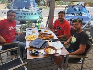 Clientes Restaurante Raíces Canarias